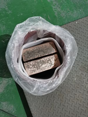 Cobre de aluminio aleación maestra de AlCu con un contenido de 10 a 50% de Cu Ingot para el refinamiento de granos
