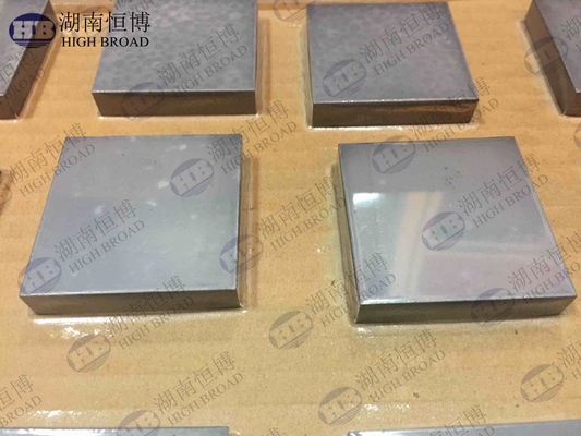 Tejas balísticas sin presión sinterizadas de carburo de silicio 50x50x8mm NIJ Nivel III Inserto cerámico de armadura independiente