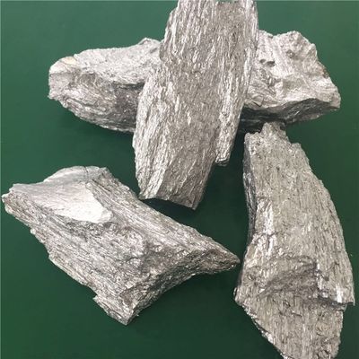 Ingota de aleación maestra de aluminio níquel AlNi10% con microestructura uniforme, composición química precisa y bajo contenido de impurezas