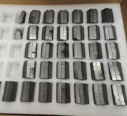 Placa de carburo de silicio para uso industrial con densidad de 3,15 g/cm3 en tamaños 50x50 y 100x100