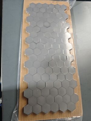 Paneles balísticos ligeros de 1,5 libras con un espesor de 1 pulgada y diseño de bloqueo para máxima seguridad