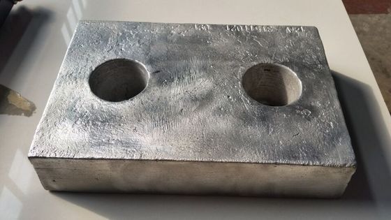 La aleación de los ánodos del magnesio es típicamente H-1, califica A (AZ-63) en ambientes del agua dulce