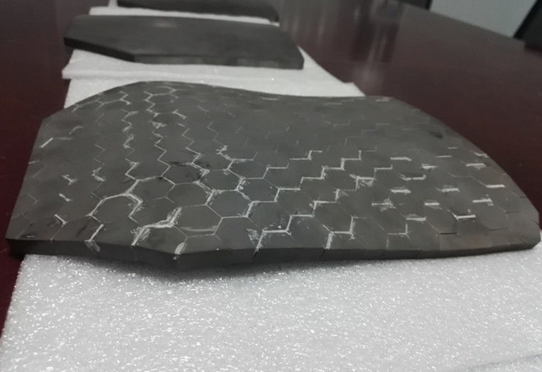 Placa a prueba de balas de carburo de silicio con alta resistencia a la flexión y resistencia a la corrosión para armaduras corporales estándar NIJ IV